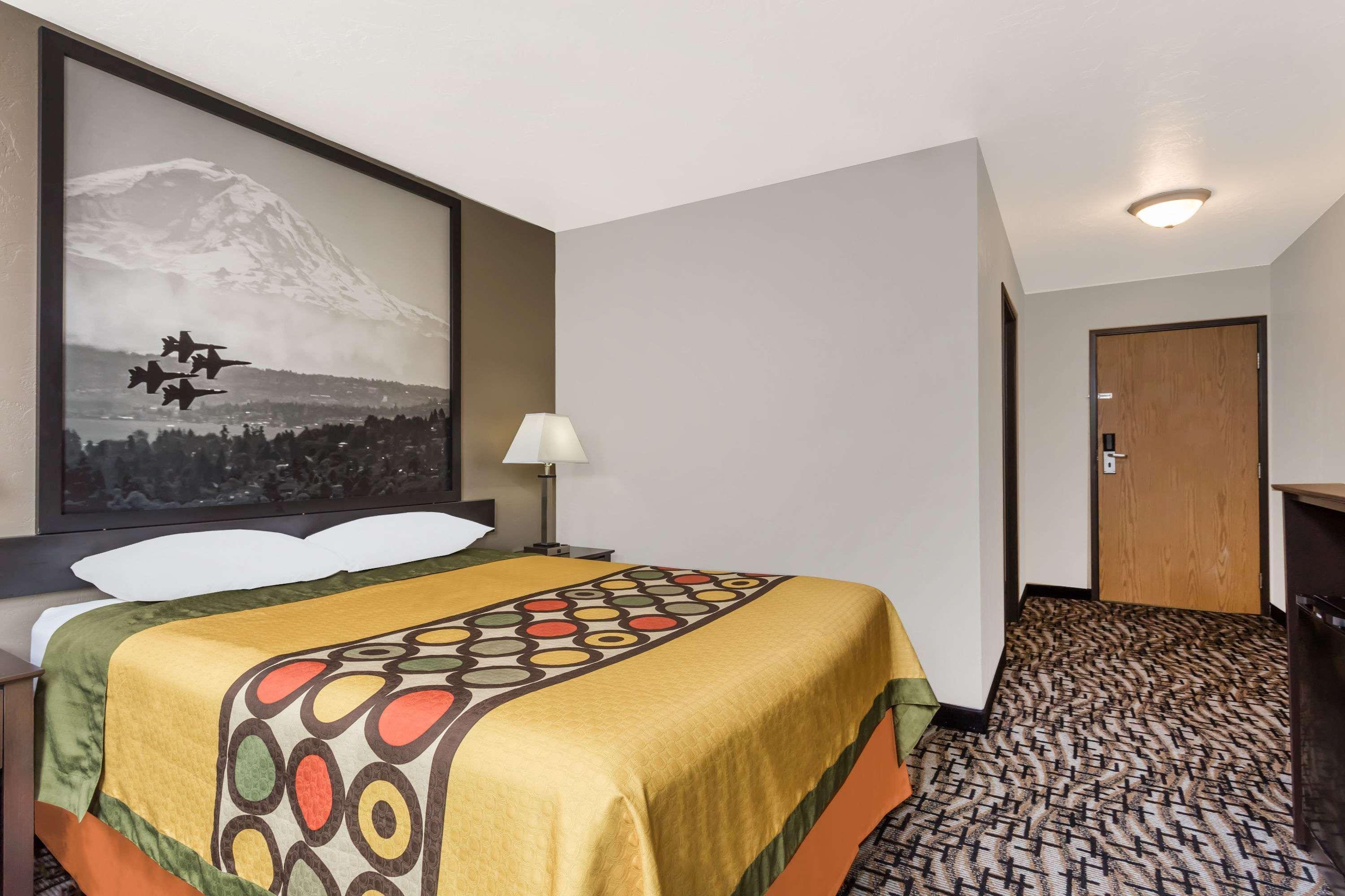 Super 8 By Wyndham Bremerton Exteriör bild